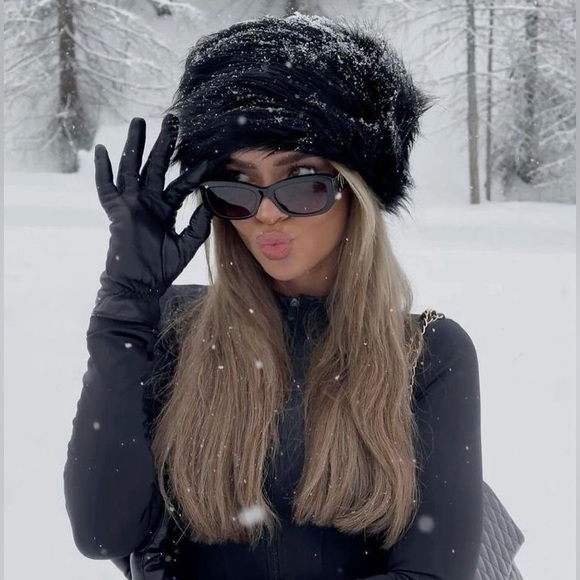 Faux Fur Headband - Picture 2 of 6